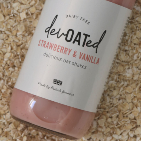 Devoated Strawberry Oat Shake